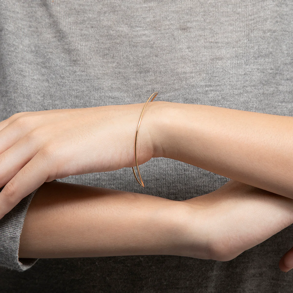 ALL ABOUT BASICS Pointed Oval Bangle - Image 4