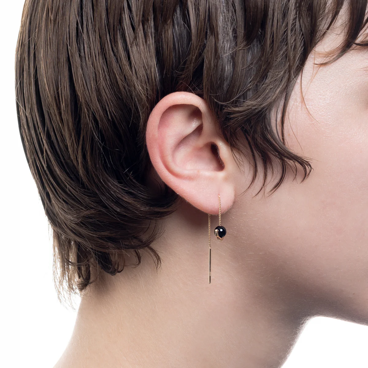 Mini BELUGA Onyx Chain Earring - Image 4