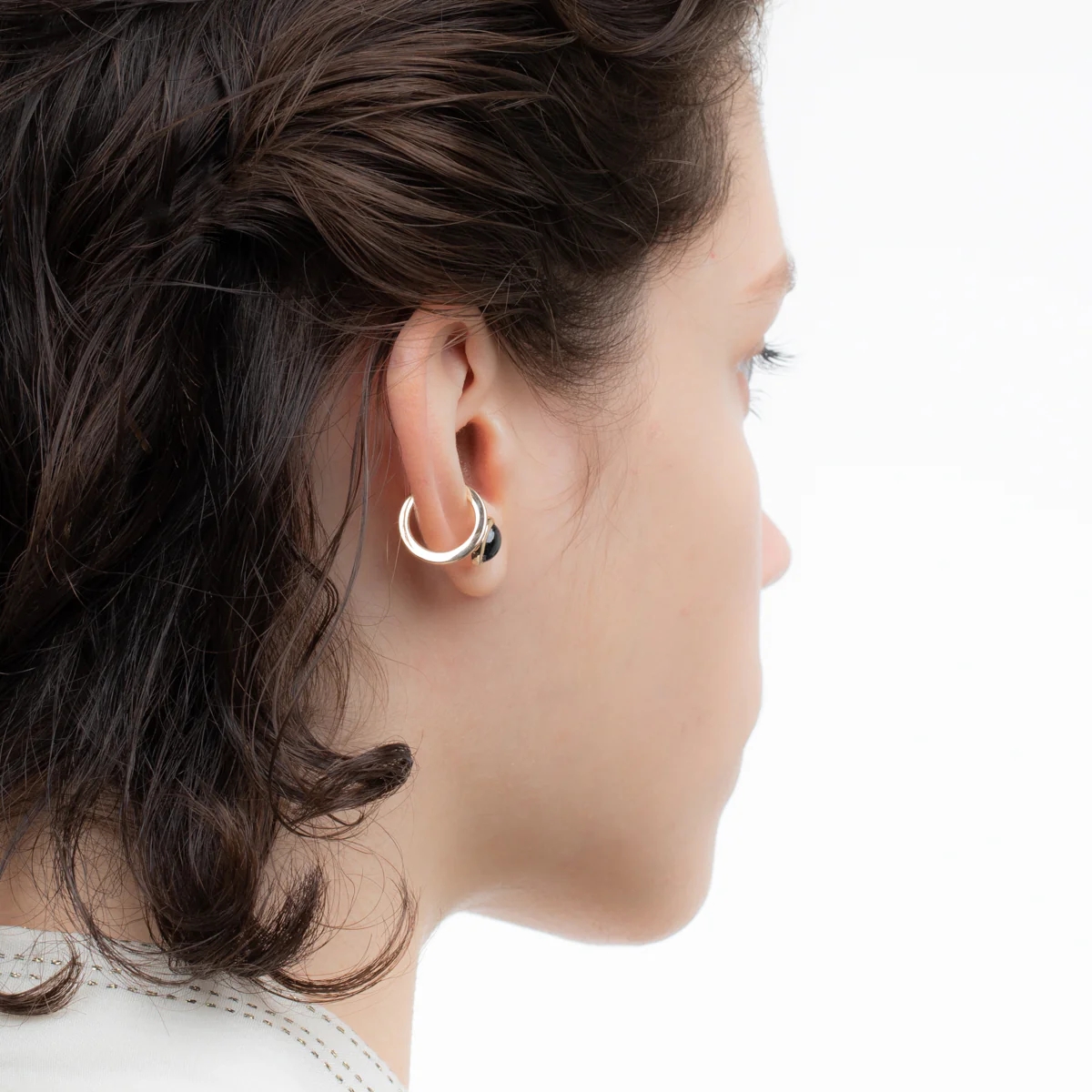 BIRD OF PARADISE Ear Cuff w/ Cabochon Black Sapphire - Image 6