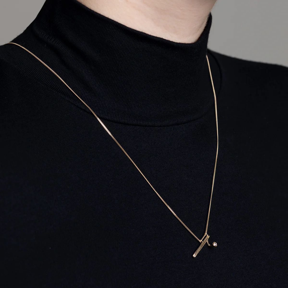 DROSERA Diamond Short Bar Necklace - Image 4