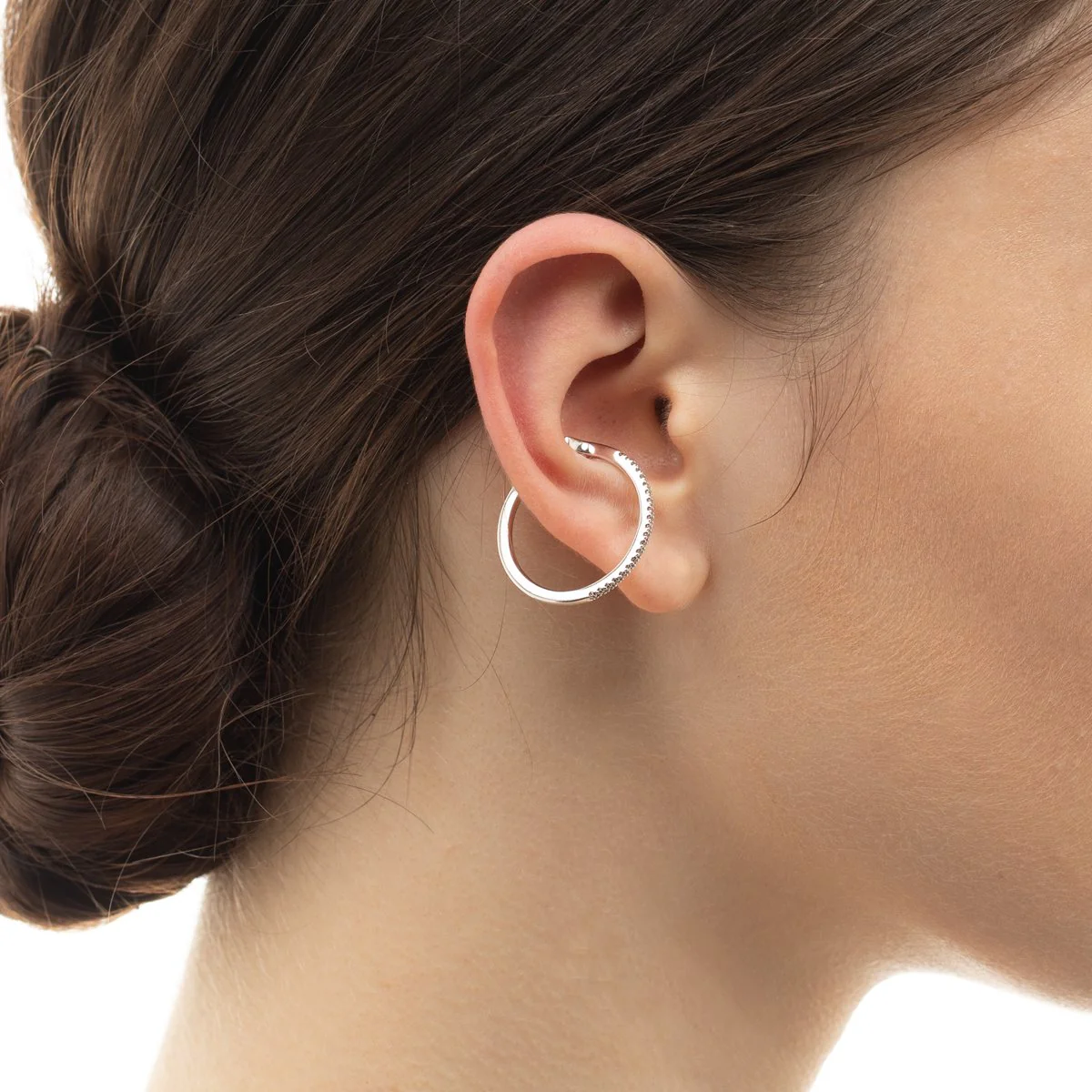 GOSSAMER Oversized Diamond Ear Cuff Medium size - Image 2