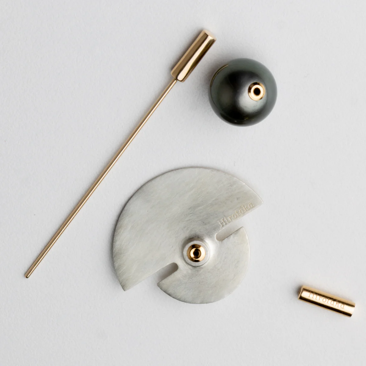 SPEAR Earring, Tahiti Pearl & Silver Bird Disk - Image 2