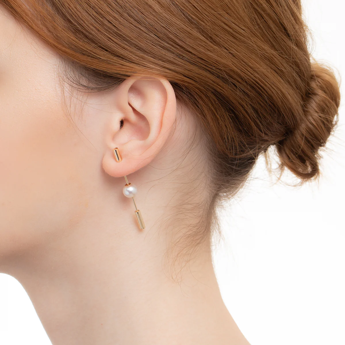 Short SPEAR Earring, Pearl - Image 4