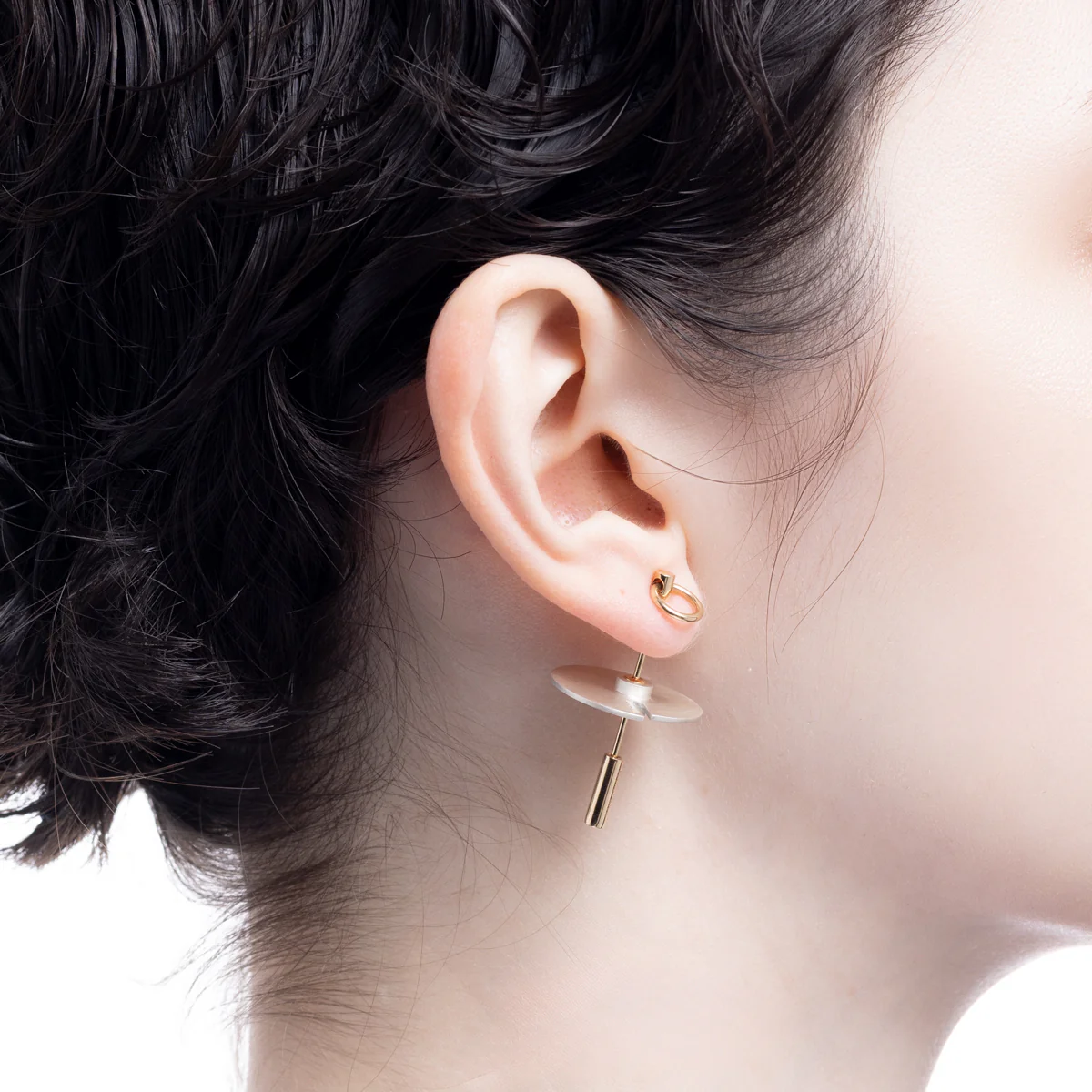 SPEAR Door Knocker Earring Medium size, Silver Bird Disk - Image 2