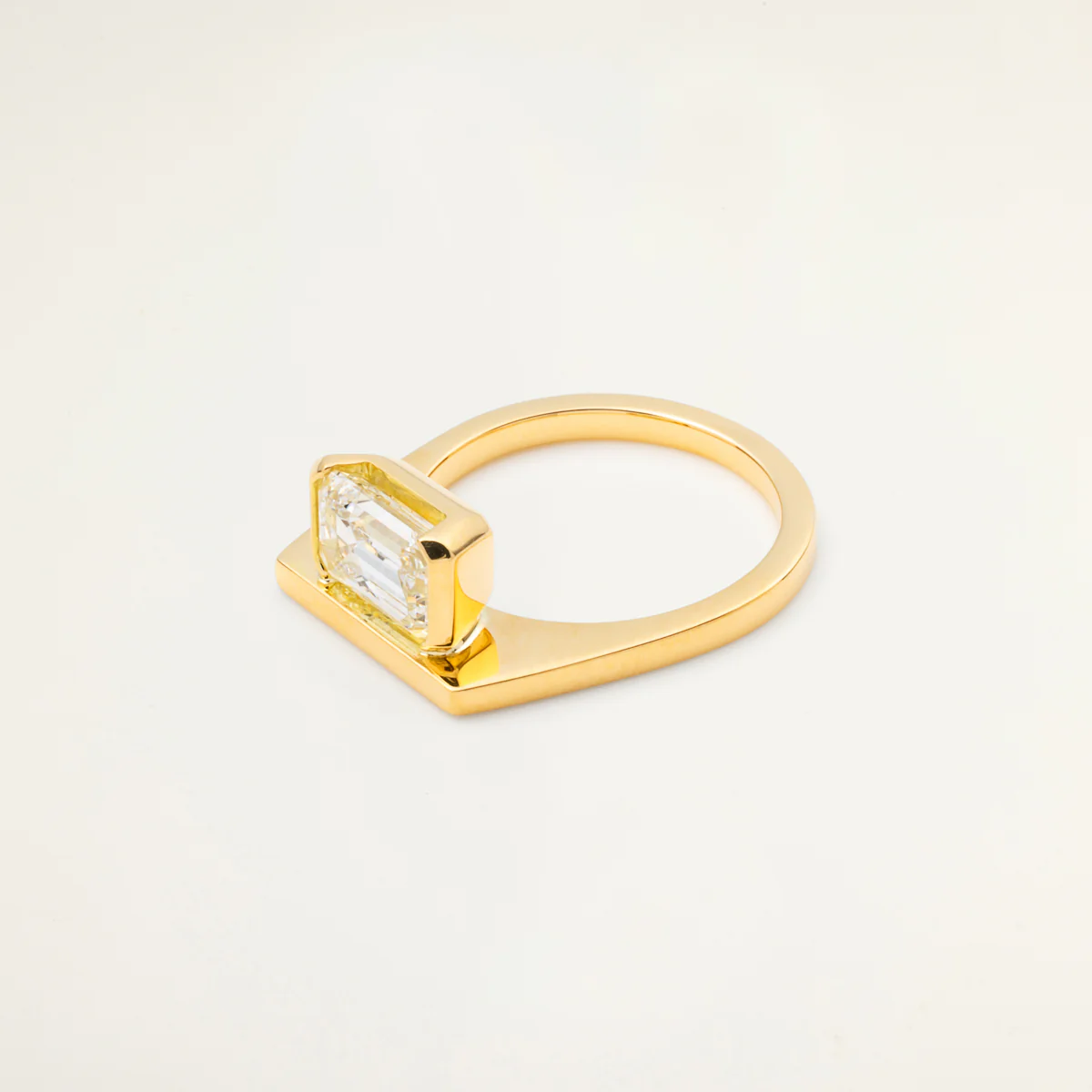【Made-To-Order】K18 L.a.brown HYPNOTIC Emerald Cut Diamond Ring - Image 4
