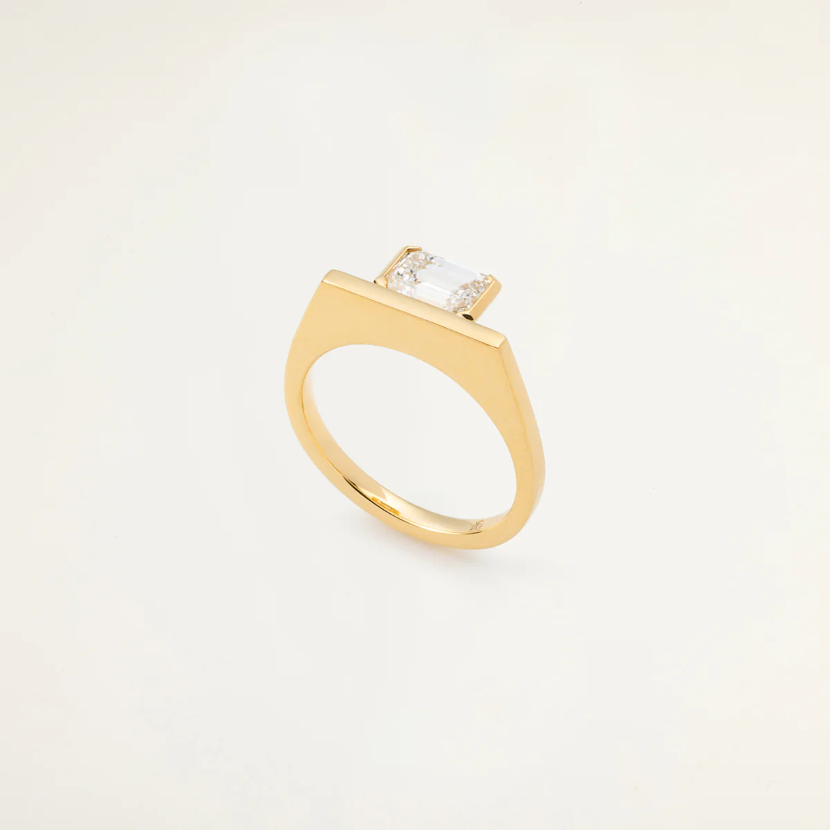 【Made-To-Order】L.a.brown HYPNOTIC Emerald Cut Diamond Ring - Image 2