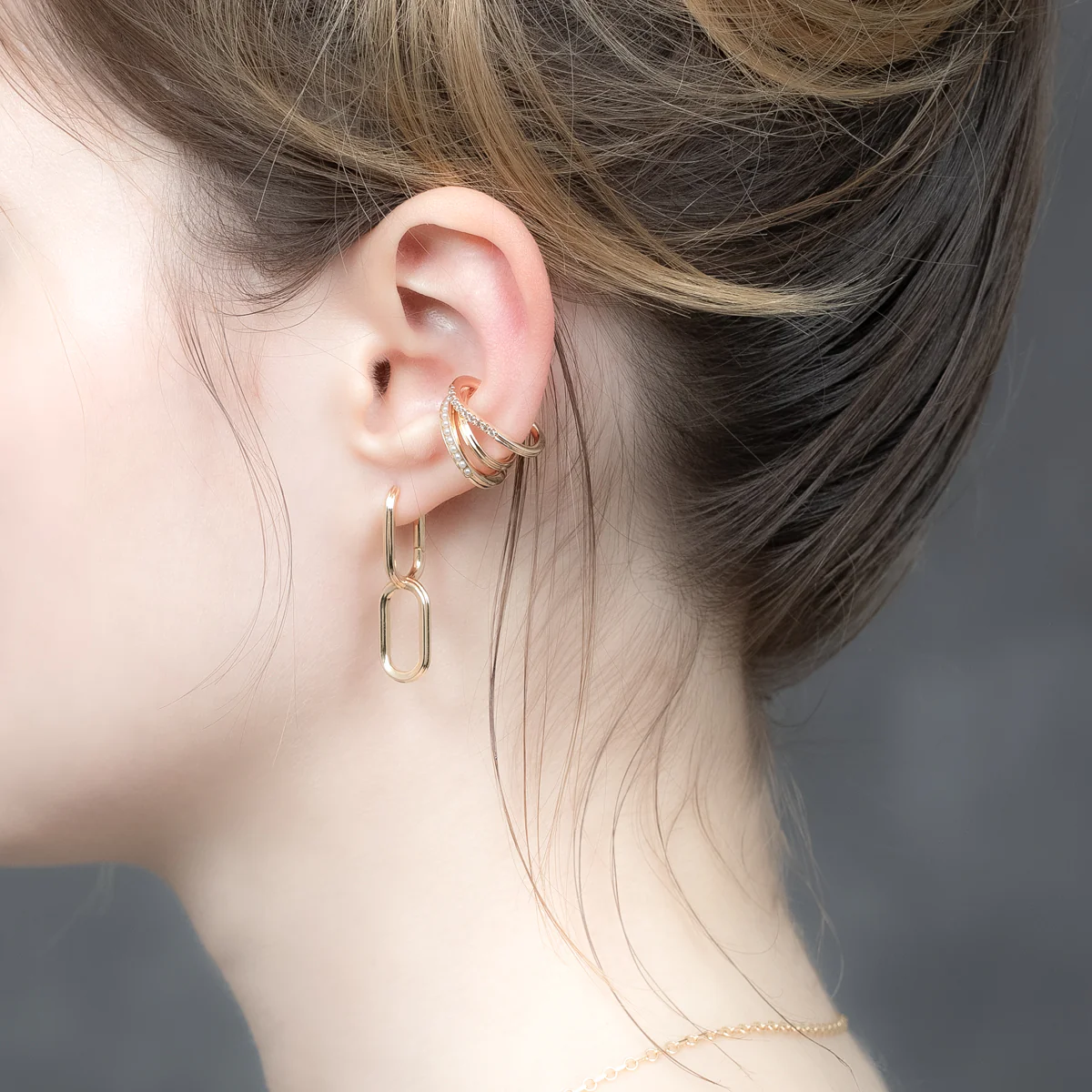 18K DUNE Oblong Hoop Earrings Small size - Image 4