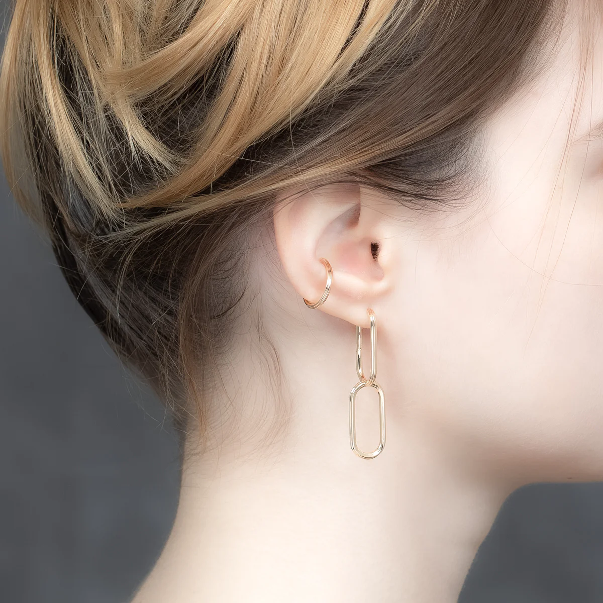 18K DUNE Oval Ear Cuff - Image 2