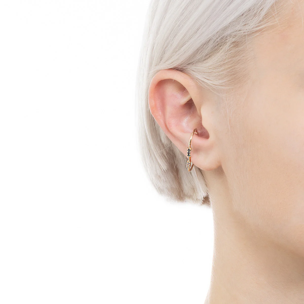 MIRÓ Black and White Diamond Ear Cuff Medium size - Image 5