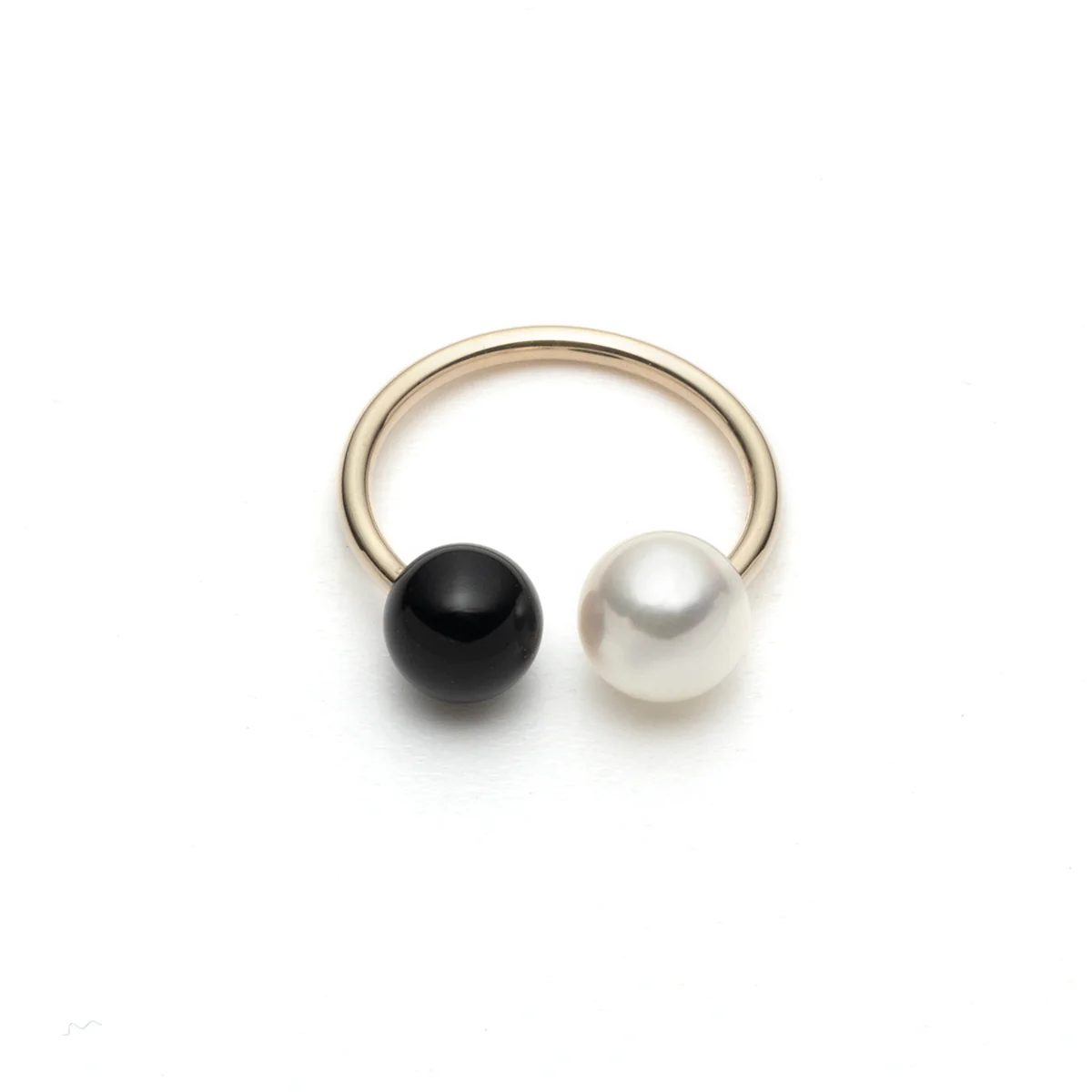 Onyx Akoya Pearl Ear Cuff Small size - Image 3
