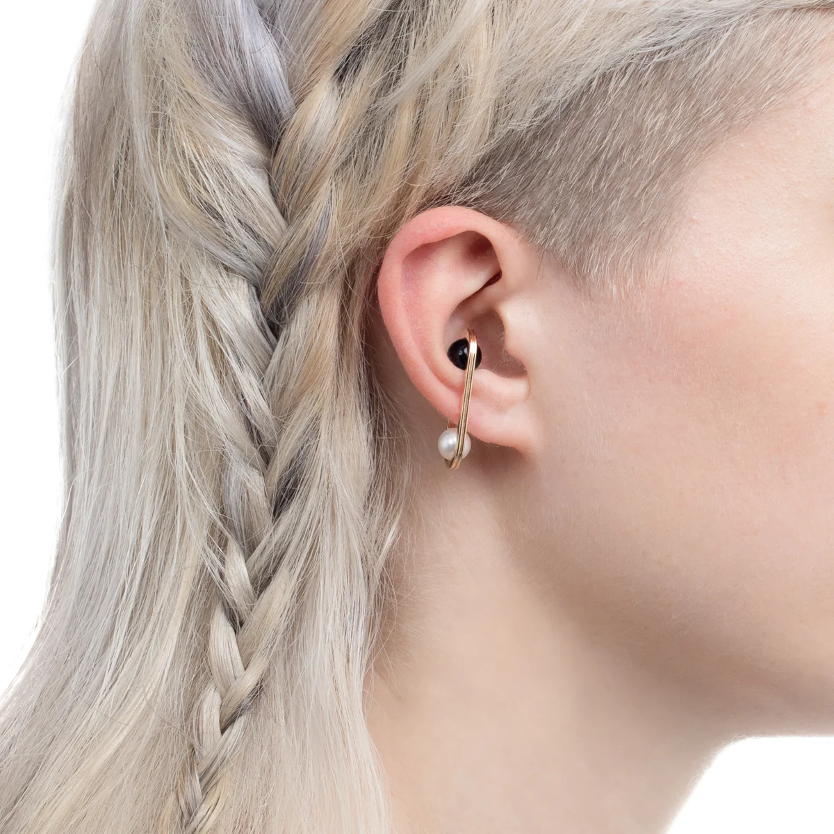 BELUGA Onyx Akoya Pearl Ear Cuff - Image 5