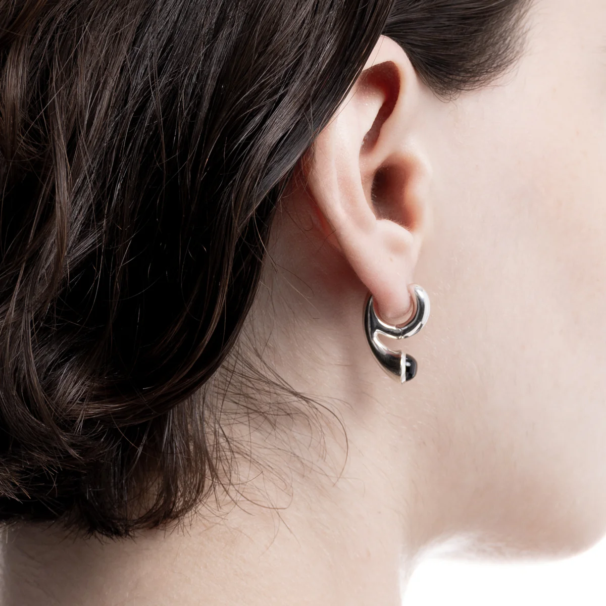 PARAKEET Cabochon Onyx Earring - Image 4