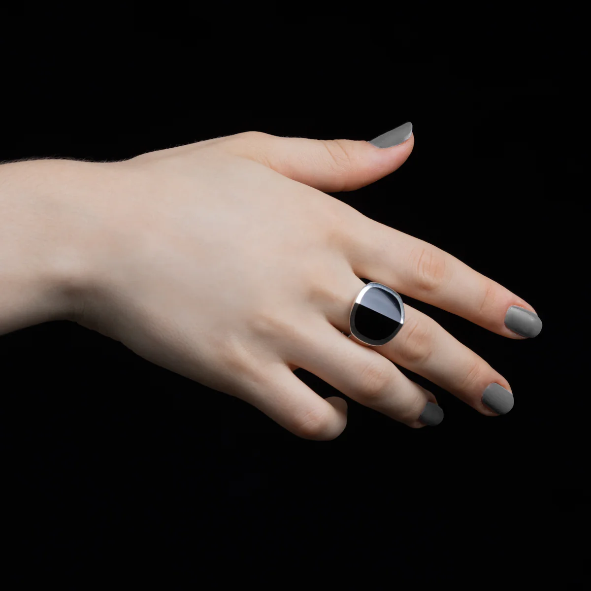 EQUINOX-Pyramid Onyx Ring Large size - Image 5