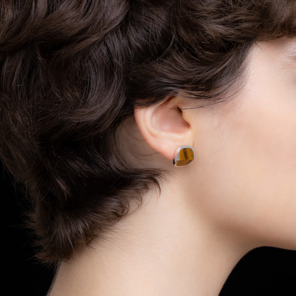 EQUINOX-Pyramid Tiger's Eye Earring - Image 2
