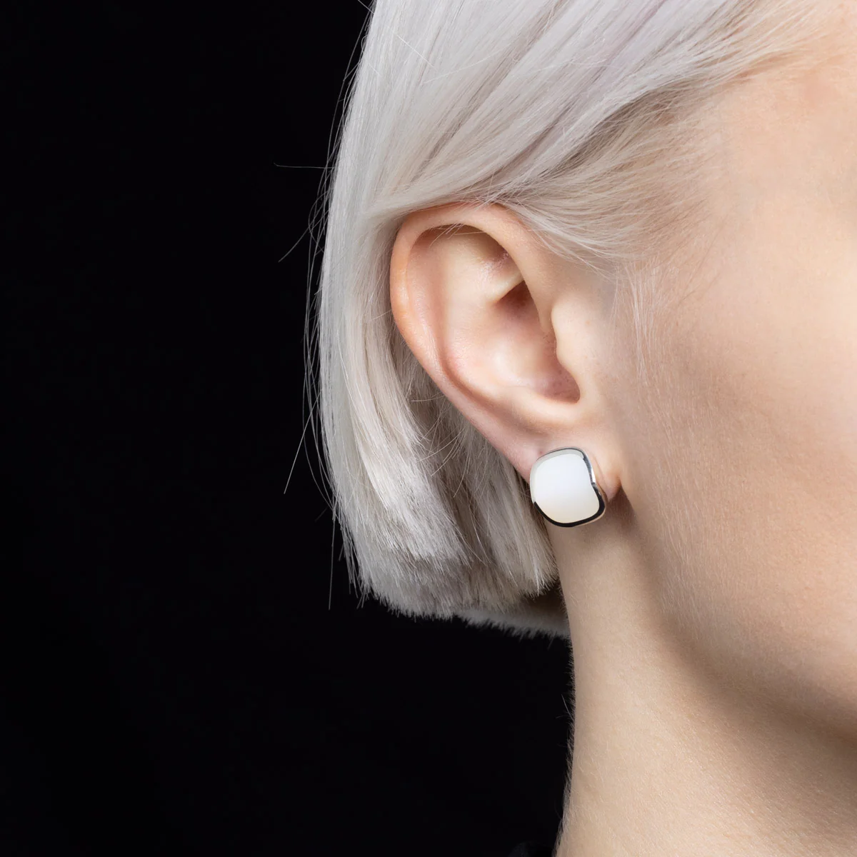 EQUINOX-Pyramid White Agate Earring - Image 4