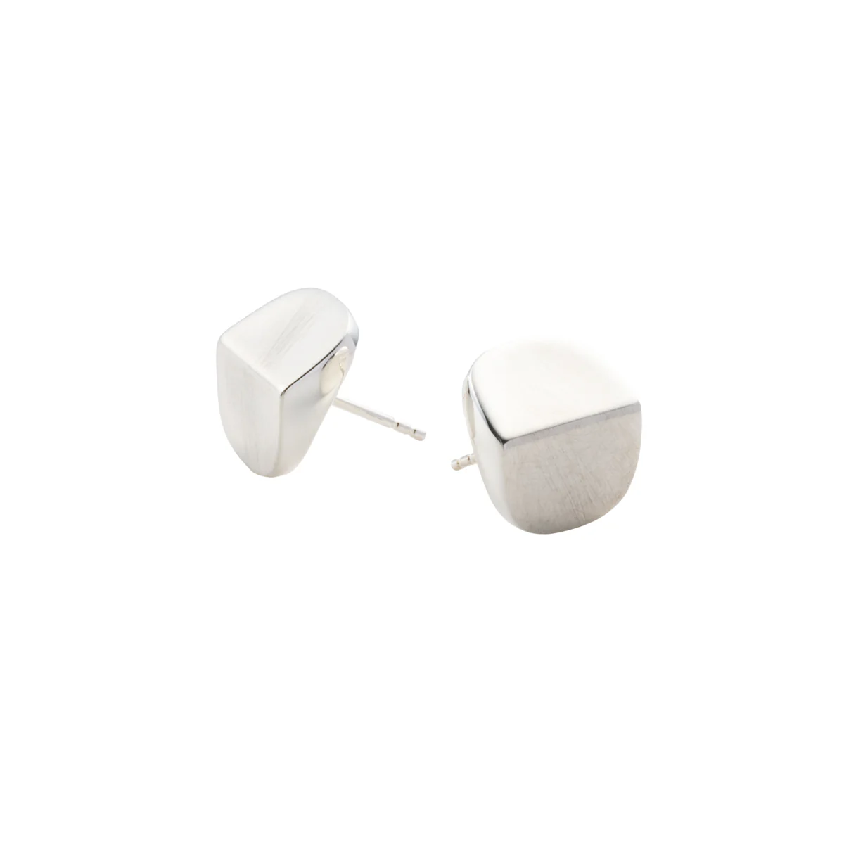 EQUINOX-Pyramid Earring - Image 3