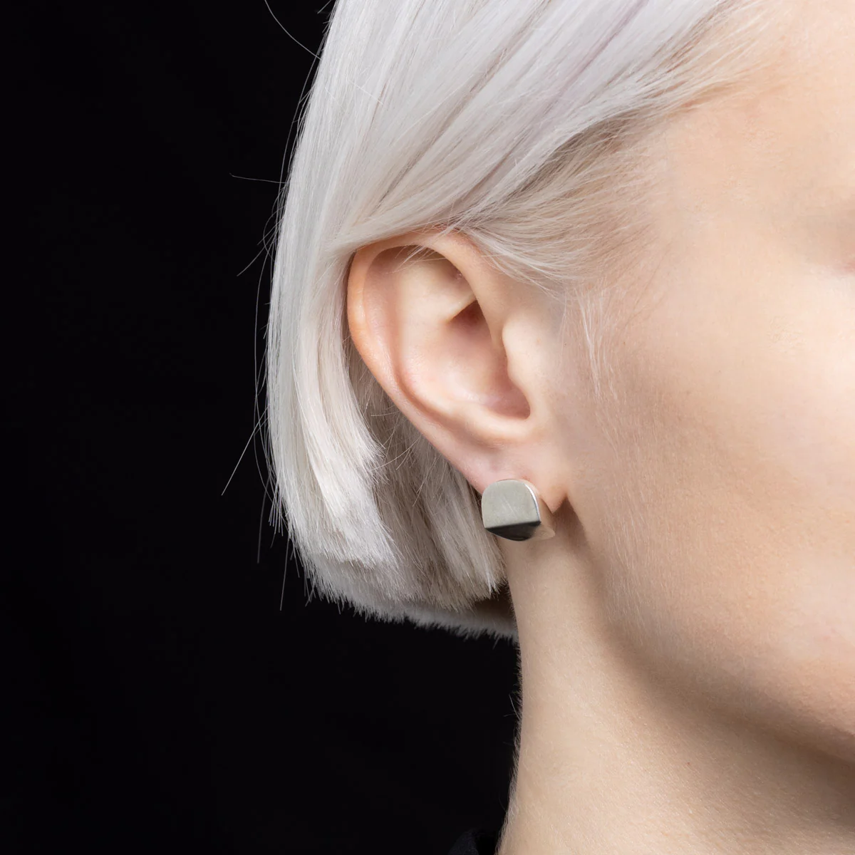 EQUINOX-Pyramid Earring - Image 4