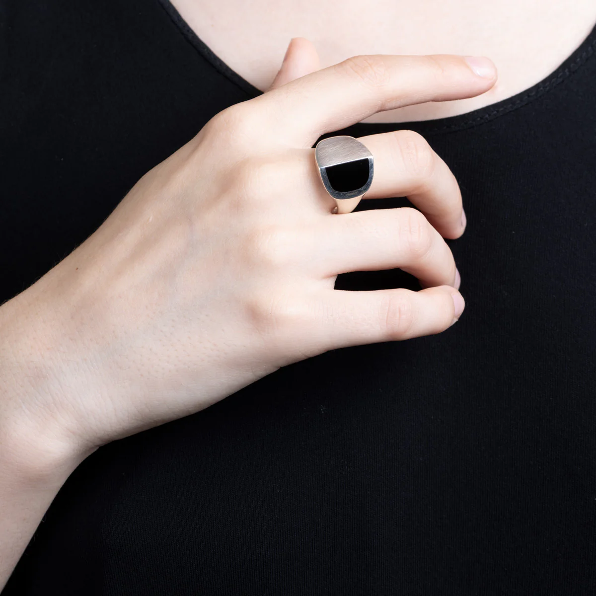 【Made-To-Order】EQUINOX-Pyramid Half Moon Onyx Ring - Image 2