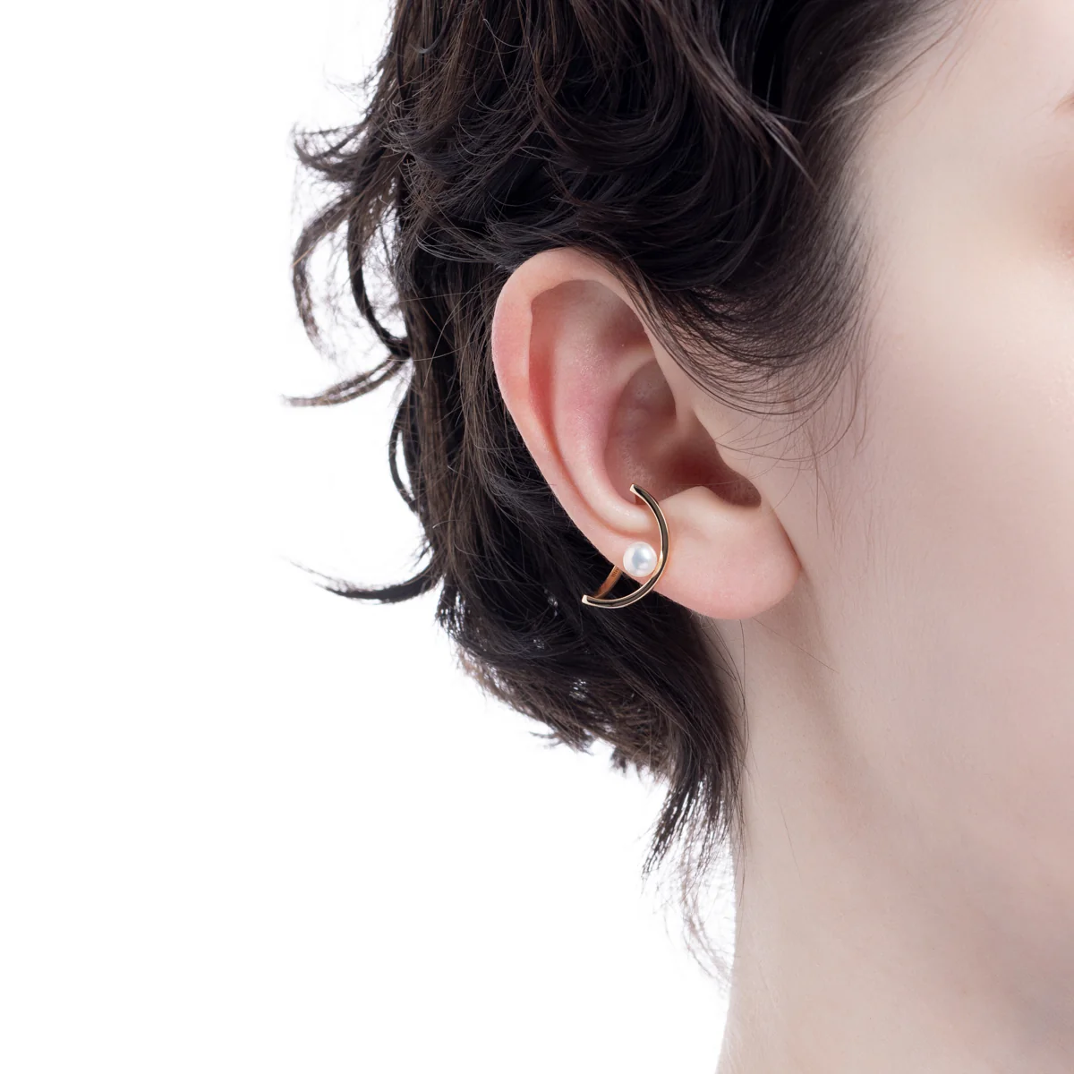 TREEHOPPER Pearl Ear Cuff Medium size - Image 4